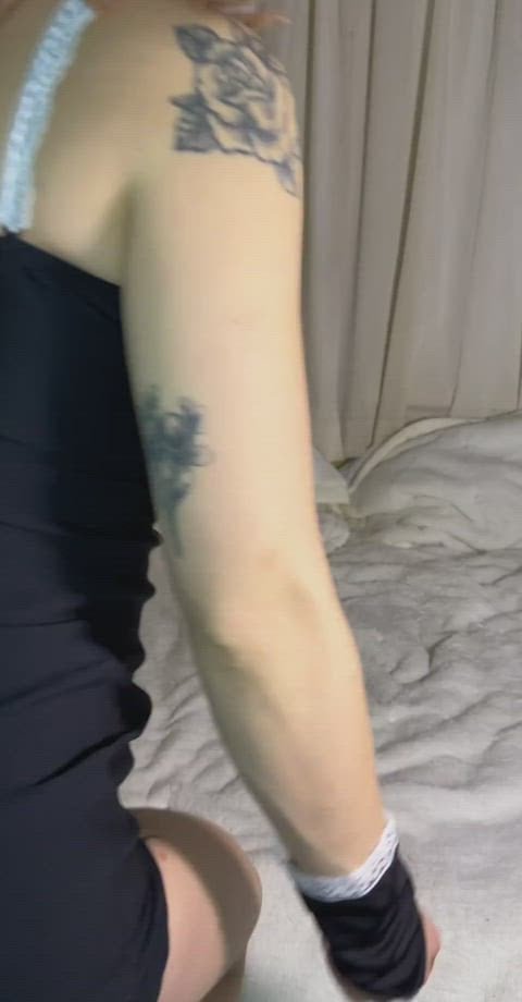 Load in my face or boobs?