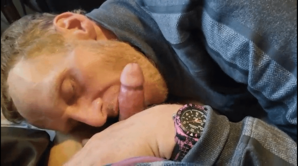 Buddy sucking my cock 😜