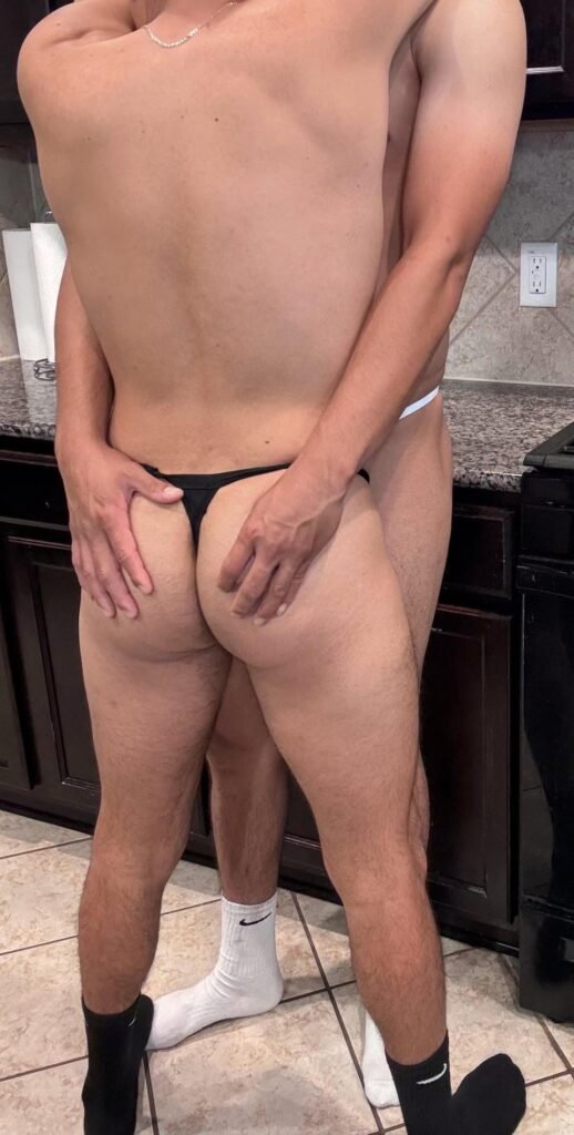 Friend came over for a snack 🥵