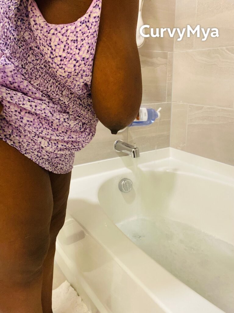 Perfect sag & side boob