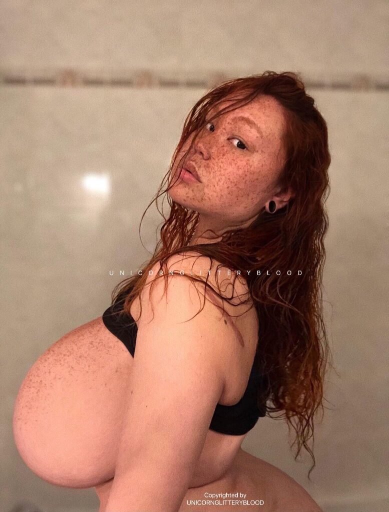 [OC] im the type of girl to send you nudes while you’re at work, do you mind?