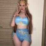 Are you into cosplayers with bulge?